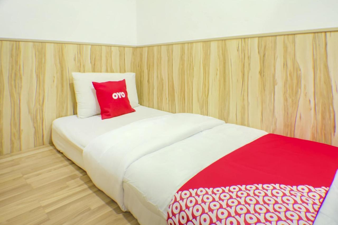 Oyo 90028 Ragula Hotel Johor Bahru Luaran gambar