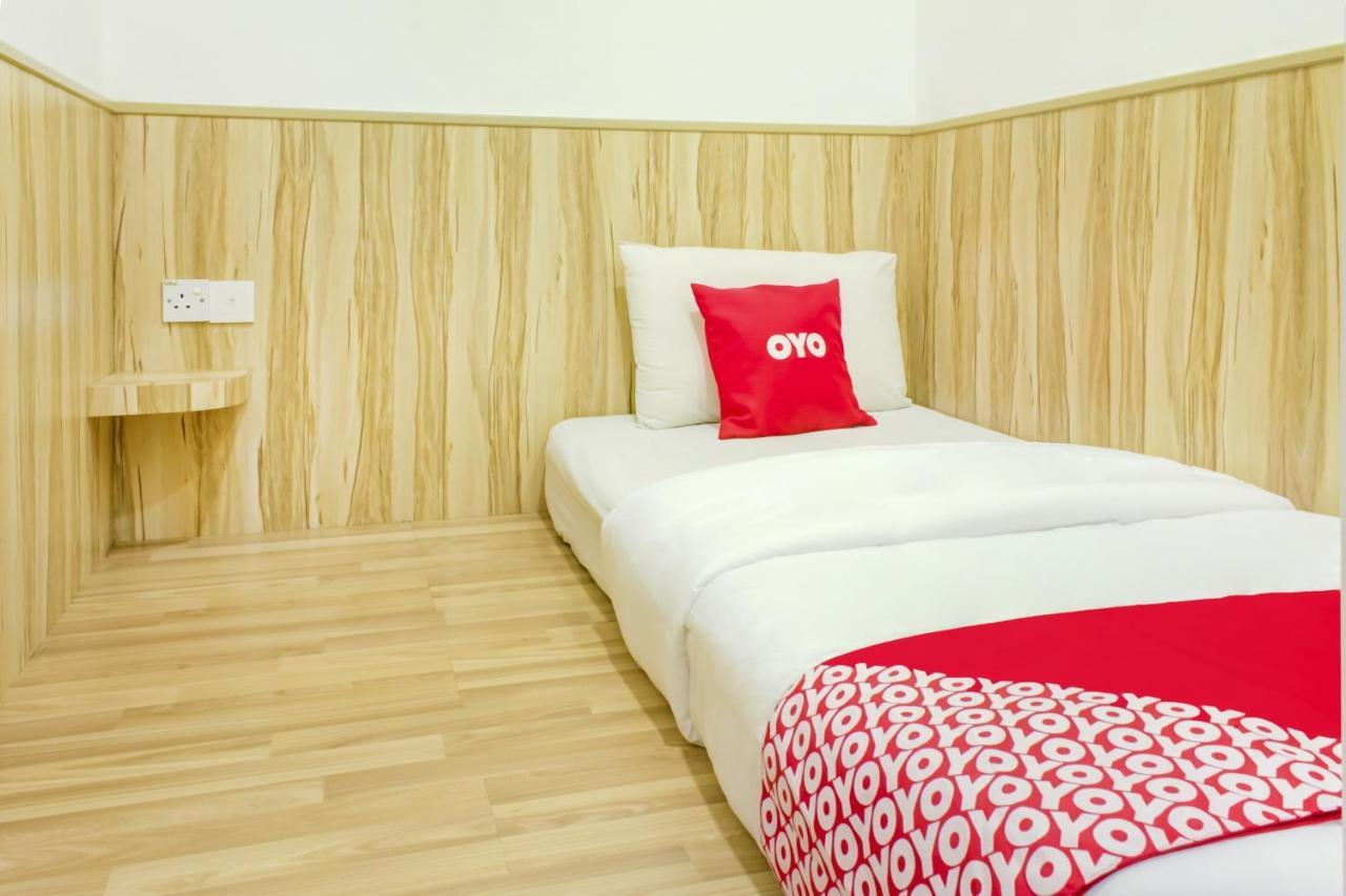 Oyo 90028 Ragula Hotel Johor Bahru Luaran gambar