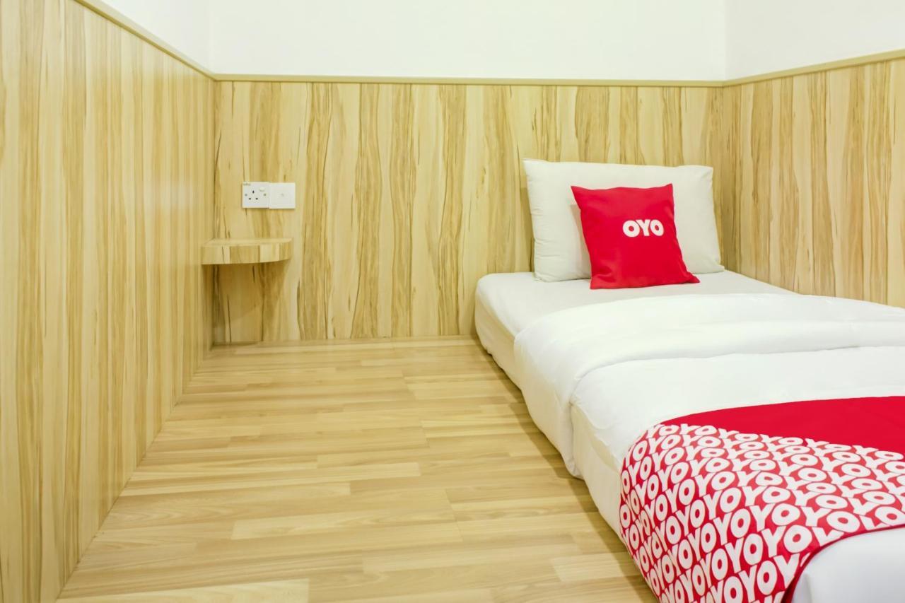 Oyo 90028 Ragula Hotel Johor Bahru Luaran gambar